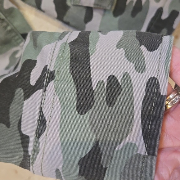 Banana Republic Tie Waist Camouflage Utility Jacket - Picture 4 of 9